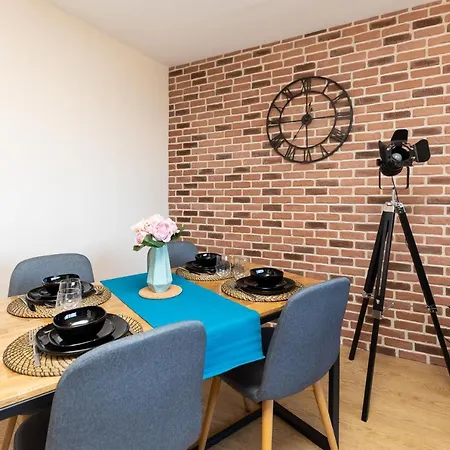 Le Petit Manhattan - Prive De 45 M2 - 2 A 4 Personnes - Parking Prive Metz